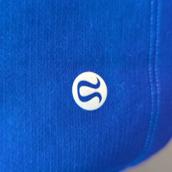 NWT LULULEMON ULTRALIGHT WAIST LENGTH T-SHIRT LARKSPUR SIZE 6 - small - Picture 6 of 6